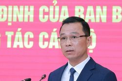 Thiếu tướng T&ocirc; Anh Dũng l&agrave;m Chủ tịch UBND tỉnh Thanh H&oacute;a