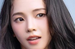Vóc dáng nữ ca sĩ đẹp 'không góc chết'