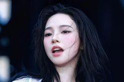 V&oacute;c d&aacute;ng nữ ca sĩ đẹp 'kh&ocirc;ng g&oacute;c chết'