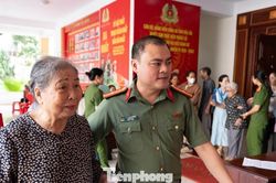 Th&acirc;n nh&acirc;n gửi gắm hy vọng qua từng mẫu ADN