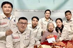 'Những người con lọc dầu' c&ugrave;ng lời hứa với Mẹ Việt Nam Anh h&ugrave;ng Phạm Thị Nhung