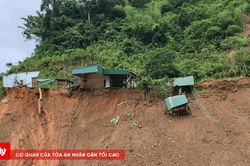 Hà Nội mưa dông kèm lốc, nhiều tỉnh phía Bắc cảnh báo lũ quét