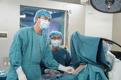 Bệnh viện Ung Bướu Đà Nẵng triển khai kỹ thuật đốt u gan bằng vi sóng