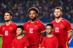 T&agrave;i Lộc b&igrave;nh phục 'thần tốc', Đ&igrave;nh Bắc sẽ phải 'hy sinh' v&igrave; bộ ba gốc Brazil?