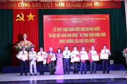 Truy tặng danh hiệu, m&atilde;i m&atilde;i khắc ghi c&ocirc;ng ơn của c&aacute;c Mẹ Việt Nam anh h&ugrave;ng