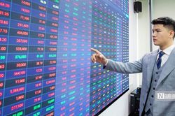 D&ograve;ng tiền d&egrave; dặt, VN-Index sắp tạo đ&aacute;y hay chỉ hồi kỹ thuật?