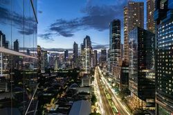 Indonesia muốn xây trung tâm tài chính cạnh tranh Singapore, Hong Kong và Dubai
