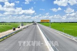 Cận cảnh công trường cao tốc Châu Đốc – Cần Thơ – Sóc Trăng tăng tốc về đích