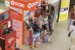Singapore thắt chặt chính sách tiền tệ