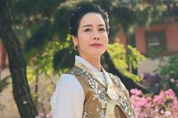 Nhật Kim Anh công khai tình cảm với một nam ca sĩ