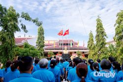 Li&ecirc;n đo&agrave;n Lao động TP.HCM d&acirc;ng hương tri &acirc;n c&aacute;c Anh h&ugrave;ng liệt sĩ