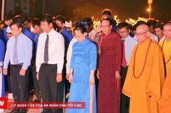 Kh&aacute;nh H&ograve;a thắp nến tri &acirc;n c&aacute;c Anh h&ugrave;ng liệt sĩ