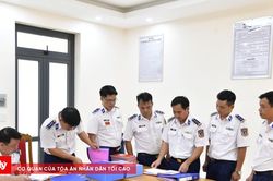 Ban Thường vụ Đảng ủy Vùng Cảnh sát biển 4 kiểm tra Đảng ủy Hải đội 401