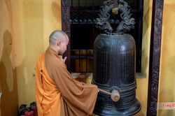Tiếng chu&ocirc;ng tri &acirc;n ng&acirc;n vang giữa m&ugrave;a Th&aacute;ng Bảy