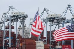 Những điều cần biết về ch&iacute;nh s&aacute;ch thuế quan mới của Tổng thống Trump