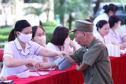 Chăm sóc người có công bằng những việc cụ thể, thiết thực và thường xuyên