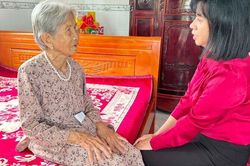 B&aacute;o v&agrave; Ph&aacute;t thanh - Truyền h&igrave;nh An Giang phụng dưỡng 2 Mẹ Việt Nam Anh h&ugrave;ng