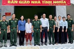 Trao nhà tình nghĩa cho gia đình chính sách xã Ô Lâm
