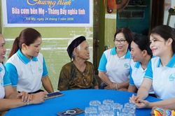 Th&aacute;ng Bảy, lặng lẽ h&agrave;nh tr&igrave;nh tri &acirc;n