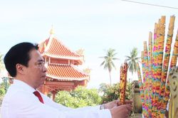 L&atilde;nh đạo th&agrave;nh phố Đ&agrave; Nẵng d&acirc;ng hương tri &acirc;n c&aacute;c anh h&ugrave;ng liệt sĩ, c&aacute;c Mẹ Việt Nam anh h&ugrave;ng