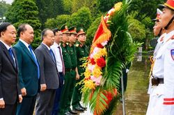 Gia Lai tổ chức lễ viếng, tưởng niệm các anh hùng liệt sĩ