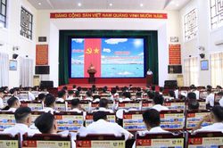 Lữ đo&agrave;n 162, V&ugrave;ng 4 Hải qu&acirc;n khai mạc tập huấn c&aacute;n bộ đợt 2 năm 2026