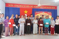 Chi đội Kiểm ngư số 4 tổ chức c&aacute;c hoạt động tri &acirc;n