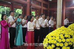 Sở Nội vụ viếng Nghĩa trang Liệt sĩ tỉnh