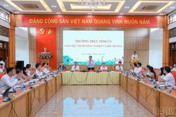B&iacute; thư Tỉnh ủy Dương Quốc Huy chủ tr&igrave; buổi l&agrave;m việc với Sở N&ocirc;ng nghiệp v&agrave; M&ocirc;i trường