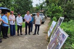 Đoàn công tác của ADB tại Việt Nam khảo sát thực địa Dự án chống ngập úng ven sông Hồng