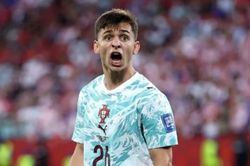 Liverpool chuyển hướng sang Francisco Conceicao khi PSG hét giá Bradley Barcola 170 triệu euro