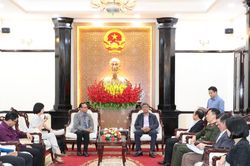 Phó Chủ tịch UBND tỉnh Lâm Đồng Nguyễn Minh làm việc với Tổ chức Tầm nhìn Thế giới tại Việt Nam