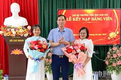 Tạo nguồn ph&aacute;t triển đảng vi&ecirc;n l&agrave; người c&oacute; đạo: Những c&aacute;ch l&agrave;m hiệu quả từ cơ sở