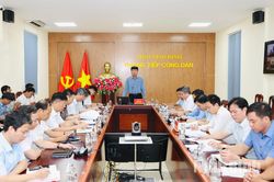 Đồng chí Bí thư Tỉnh ủy Trần Huy Tuấn tiếp công dân định kỳ tháng 7