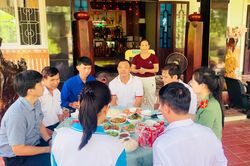 Lệ Ninh: Tổ chức chương tr&igrave;nh 'Bữa cơm tri &acirc;n'