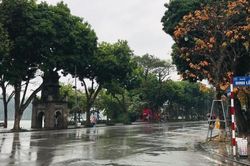 Dự b&aacute;o thời tiết ng&agrave;y 27/7: Bắc Bộ chiều tối mưa d&ocirc;ng, Trung Bộ tiếp diễn nắng n&oacute;ng
