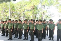 Đo&agrave;n c&ocirc;ng t&aacute;c Bộ C&ocirc;ng an d&acirc;ng hương, d&acirc;ng hoa tưởng niệm c&aacute;c Anh h&ugrave;ng liệt sĩ tại tỉnh Quảng Trị