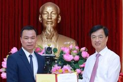 Thiếu tướng T&ocirc; Anh Dũng giữ chức Chủ tịch UBND tỉnh Thanh H&oacute;a
