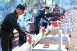 Ấm l&ograve;ng tri &acirc;n, thắm t&igrave;nh qu&acirc;n d&acirc;n qua những nẻo đường h&agrave;nh qu&acirc;n