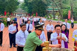 Cục Quản l&yacute; xuất nhập cảnh v&agrave; Đại học CSND tri &acirc;n c&aacute;c Anh h&ugrave;ng liệt sĩ
