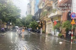 Hà Nội: Lượng mưa lớn có thời điểm vượt quá khả năng tiêu thoát cục bộ