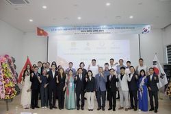 Ra mắt Hội Người Việt Nam tại th&agrave;nh phố Asan (H&agrave;n Quốc)