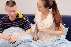 Điều gì khiến nhiều người đồng loạt nhắn 'thương em' cho vợ NSND Công Lý?