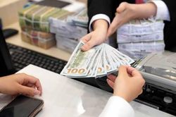 Tỷ gi&aacute; ngoại tệ ng&agrave;y 27/7: Euro b&aacute;n ra gần 30.800 đồng, USD duy tr&igrave; tr&ecirc;n 26.500 đồng
