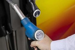 BMW, Toyota khởi động dự án xăng tái tạo 100% nhằm giảm phát thải carbon