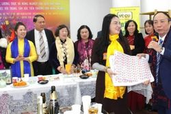 Bảo vệ thương hiệu, sản phẩm v&agrave; người ti&ecirc;u d&ugrave;ng th&ocirc;ng qua tem V&acirc;n ni&ecirc;m phong