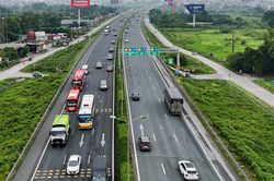Cục CSGT đề xuất bố trí 'làn vượt xe' riêng trên cao tốc