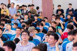 Bảo đảm bình đẳng về chính sách trợ cấp giữa người học trường công và trường tư