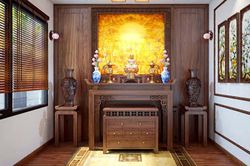 Bố trí đèn phòng thờ theo phong thủy và tránh những sai lầm nhiều gia đình mắc phải