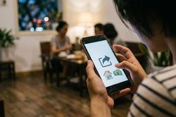 Thực hư đề xuất 'cấm trẻ em dưới 16 tuổi đăng bài trên MXH'